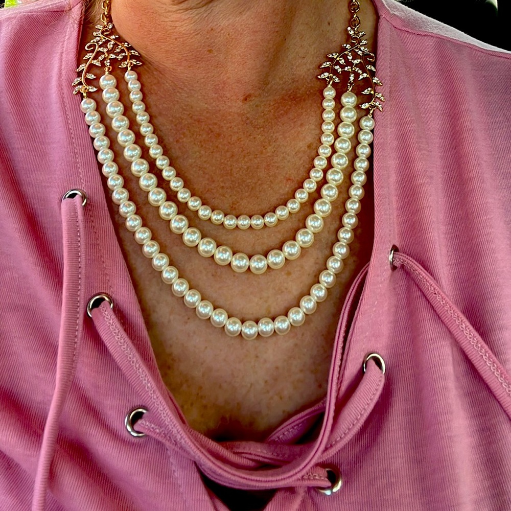 3 Strand pearl necklace